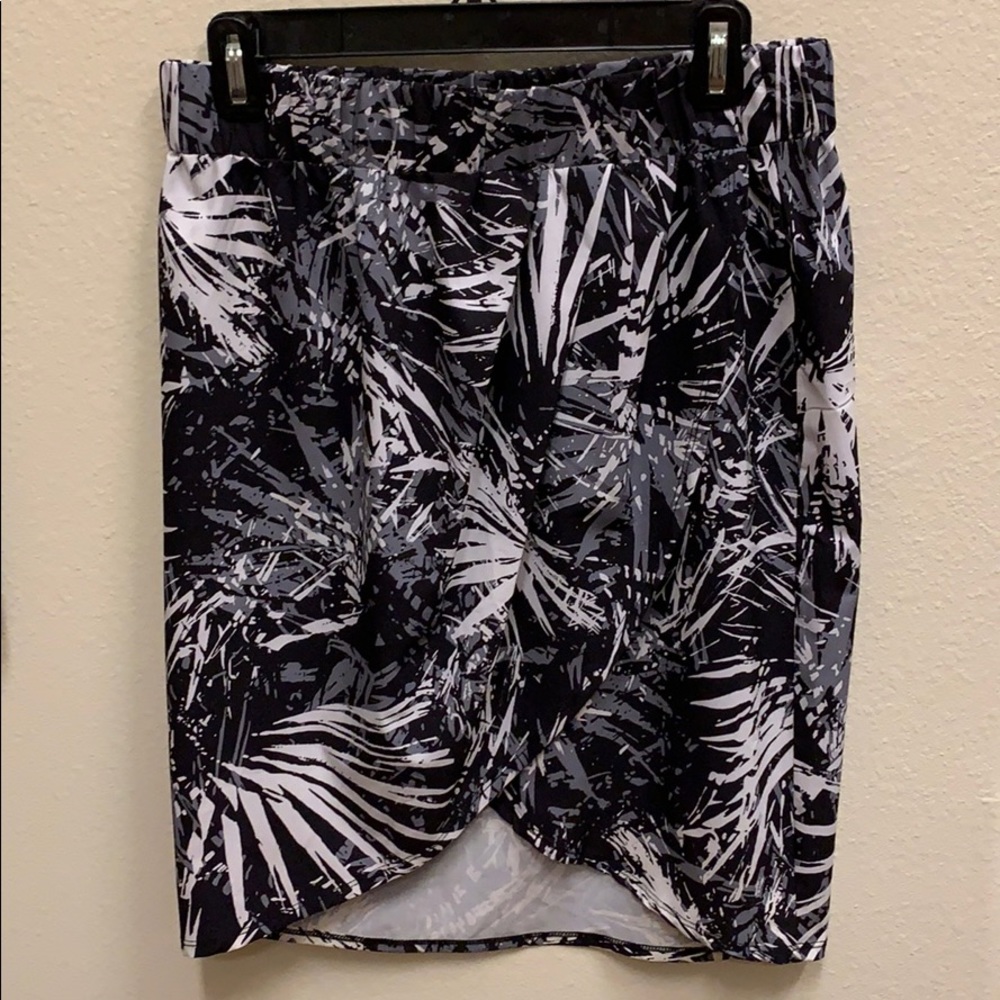 Black & White Fabletics Skirt